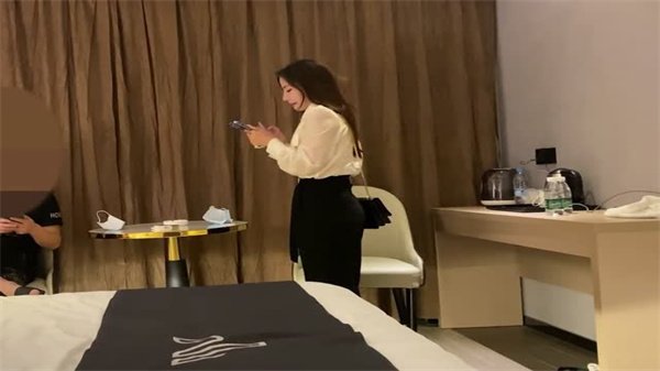 气质美人极致深喉服务，吸精舔穴让你欲仙欲死