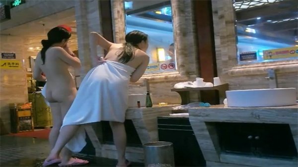 [偷窥视角]温泉女浴场淋浴浸泡区内部流出！美女湿身香艳沐浴实拍