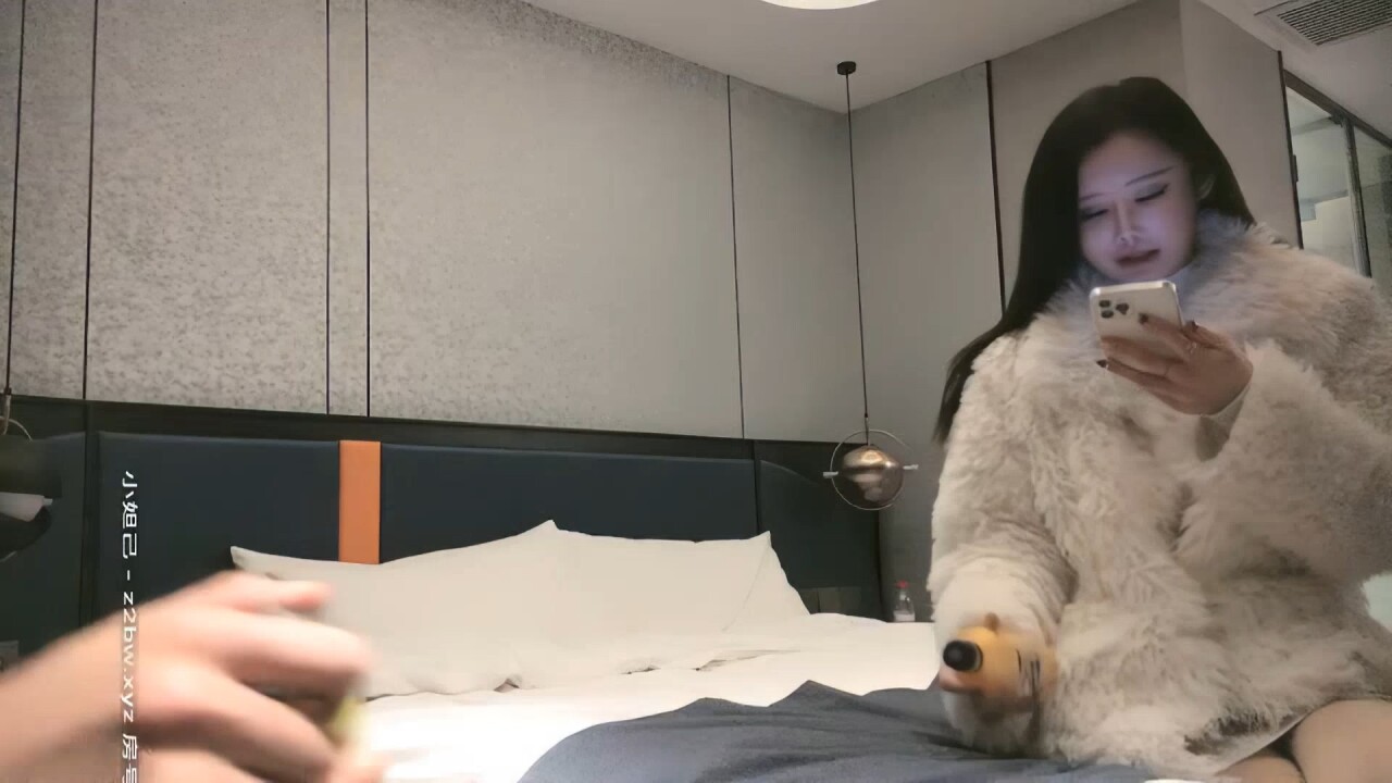 探花精選-【AI高清2K修複】【情感博主李尋歡呀】網約外圍，清純女神，無毛粉嫩鮑魚，膚白貌美溫柔如水