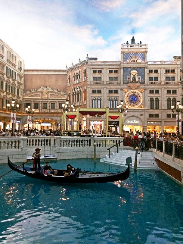 阳光下的澳门小城故事